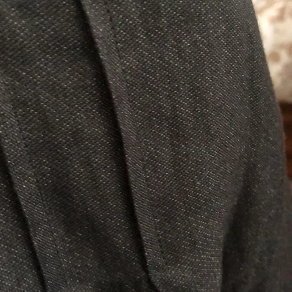 CABI THEATER CRINKLED PLEATED METALLIC SHEEN SKIRT BLACK GRAY DARK ACADEMIA 4